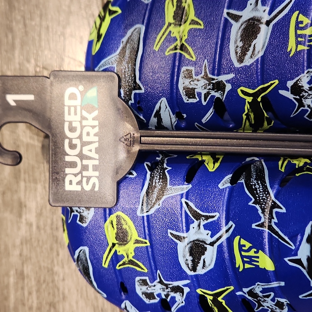 NWT Rugged Shark Discover Shark Week Kid's Sz 1 Sandals - Picture 3 of 9